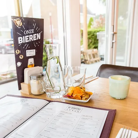 ベッド・アンド・ブレックファスト De Jongens 4*