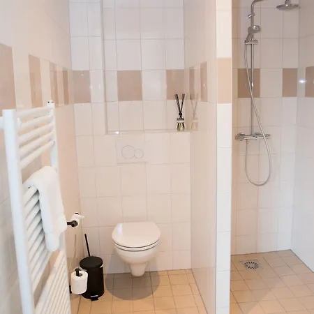 ベッド・アンド・ブレックファスト De Jongens 4*